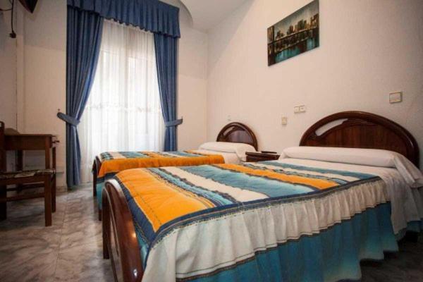 Hostal Palacios Fuencarral Мадрид Экстерьер фото