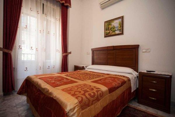 Hostal Palacios Fuencarral Мадрид Экстерьер фото