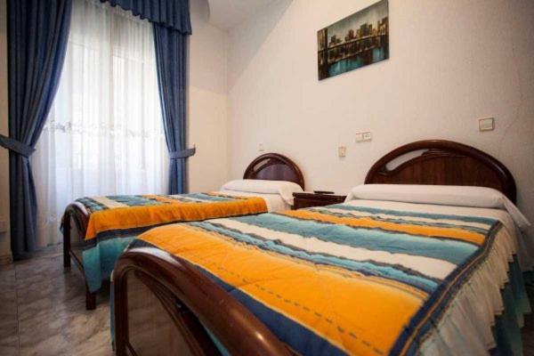 Hostal Palacios Fuencarral Мадрид Экстерьер фото