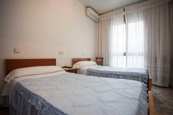 Hostal Palacios Fuencarral Мадрид Экстерьер фото