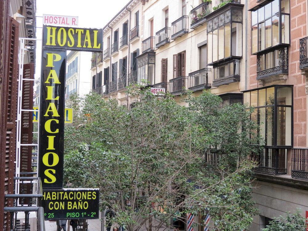 Hostal Palacios Fuencarral Мадрид Экстерьер фото