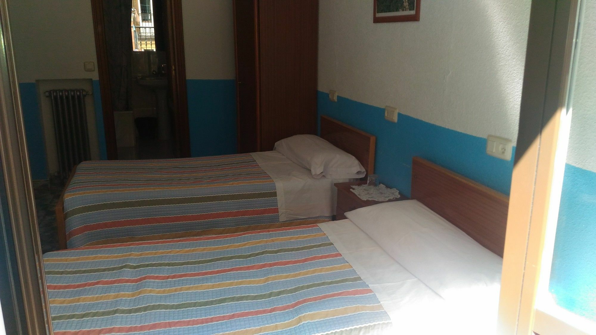 Hostal Palacios Fuencarral Мадрид Экстерьер фото
