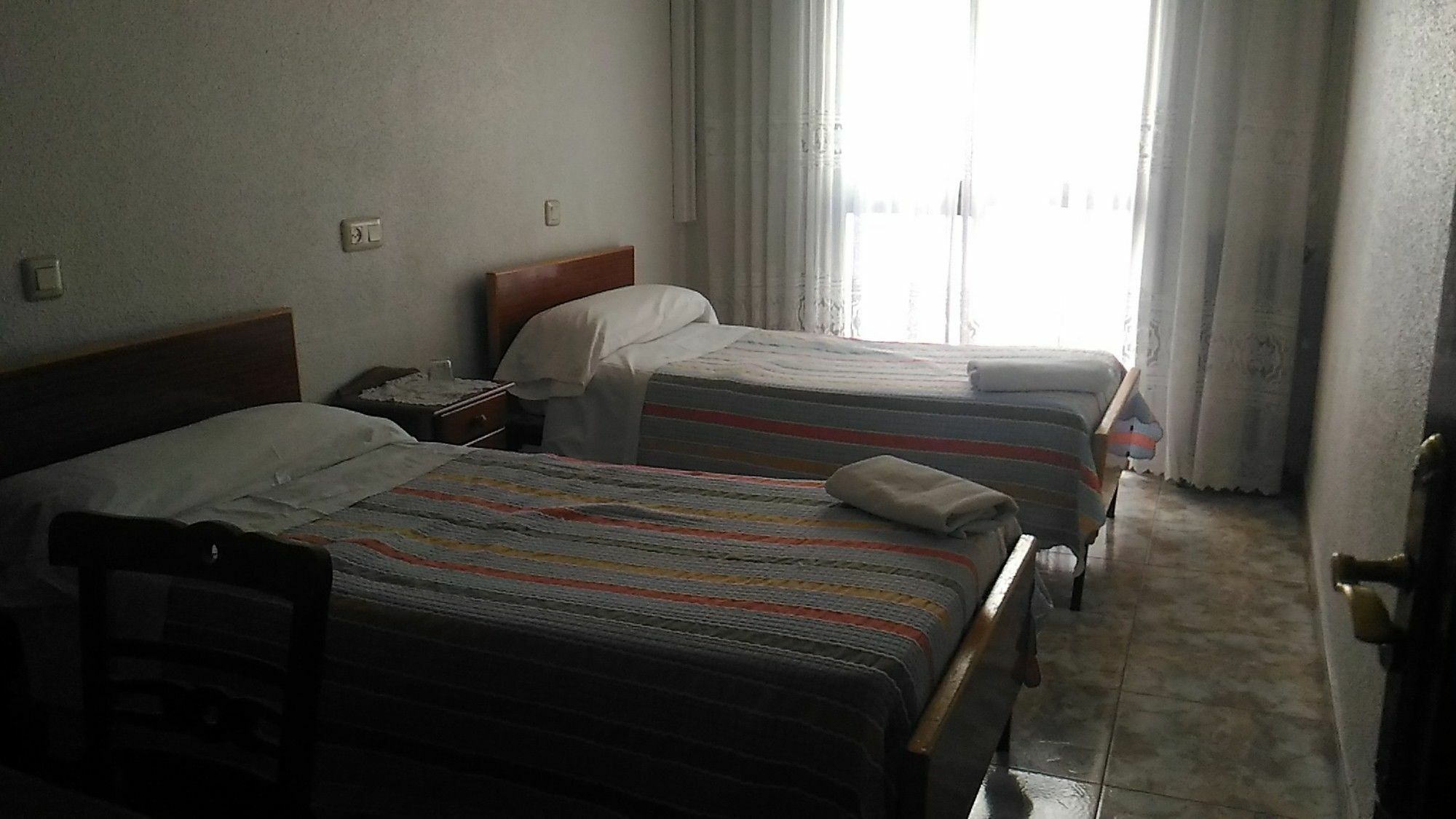 Hostal Palacios Fuencarral Мадрид Экстерьер фото